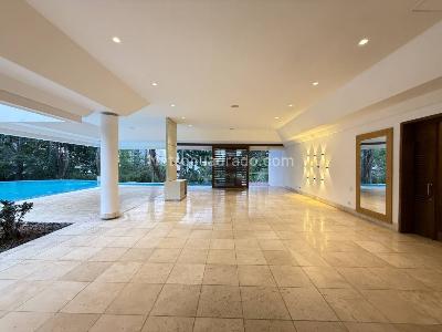 Casa de 5 alcobas en venta en Los Balsos, Medellín · foto 8 de 20
