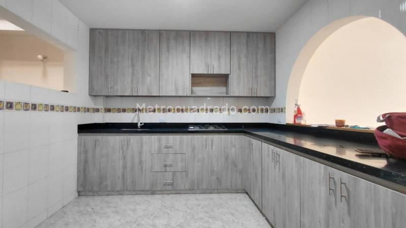 Apartamento en arriendo en El Carmelo, Itagüí (4 habitaciones) - 2