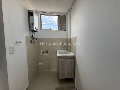 Apartamento de 4 alcobas en venta en Laureles, Medellín, 240 m² · foto 3 de 20
