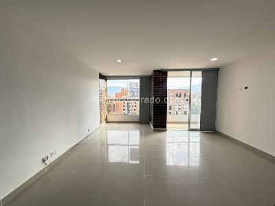 Apartamento de 4 alcobas en venta en Laureles, Medellín, 240 m² · foto 4 de 20