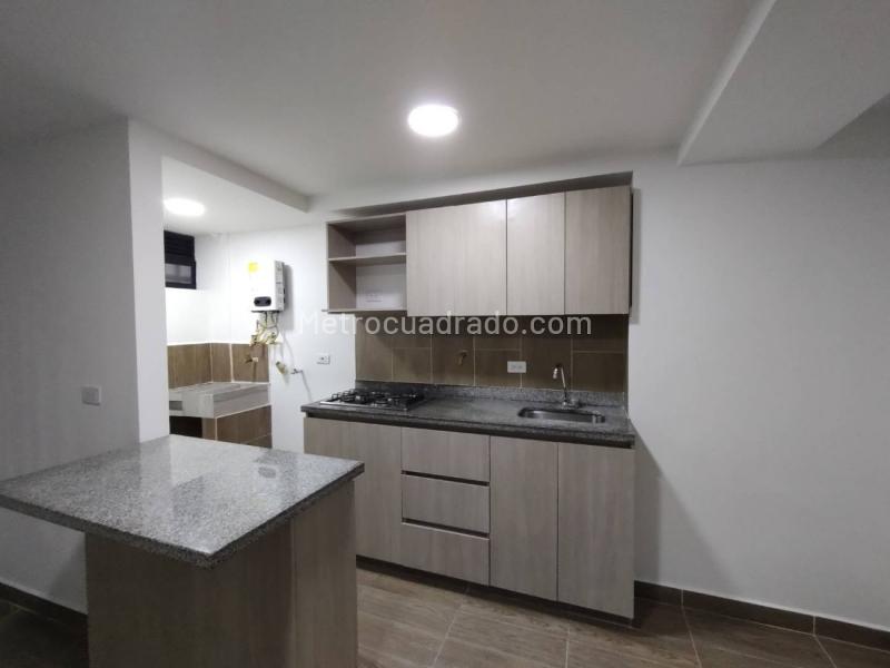 Apartamento de 2 Alcobas en Arriendo en Aranjuez cerca a Parque Aranjuez