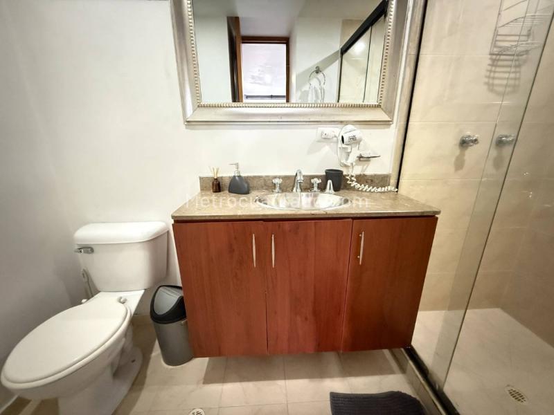 1BR Apartment for Rent in Conquistadores, Medellín with Balcony - 8