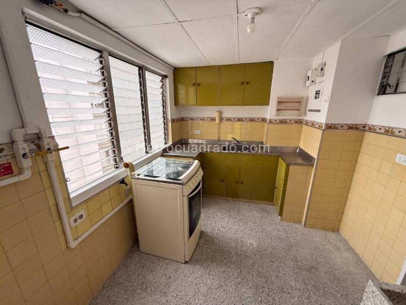 2BR Apartment in Medellín Centro with 3 Baths & Parking