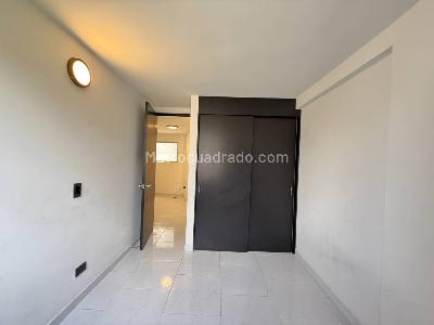 Apartamento de 3 alcobas en venta en Loma De Los Bernal, Medellín, 82 m² · foto 8 de 19