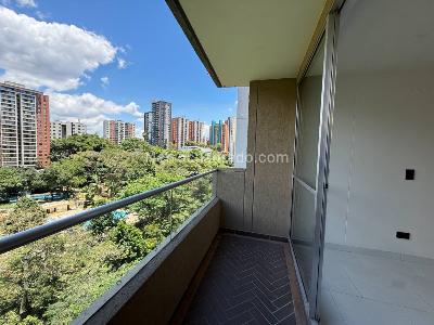Apartamento de 3 alcobas en venta en Loma De Los Bernal, Medellín, 82 m² · foto 15 de 19