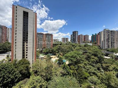 Apartamento de 3 alcobas en venta en Loma De Los Bernal, Medellín, 82 m² · foto 19 de 19