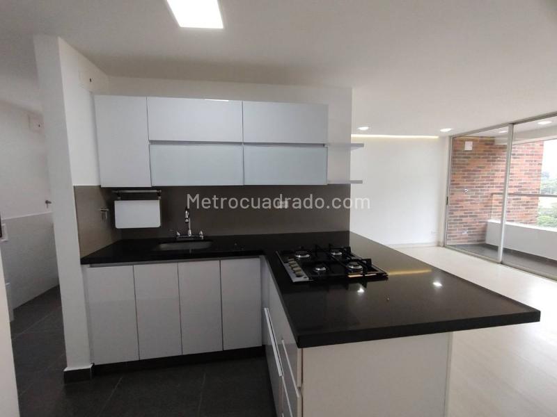 Apartamento en Arriendo, Loma Del Esmeraldal, Envigado - 3