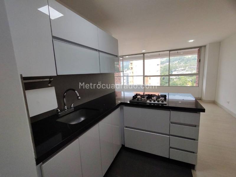 Apartamento en Arriendo, Loma Del Esmeraldal, Envigado - 5