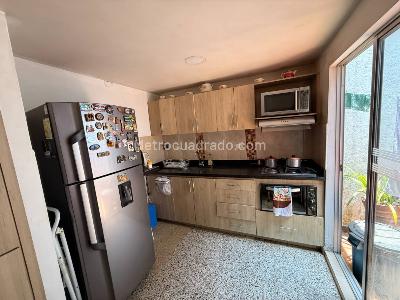 Apartamento de 3 alcobas en venta en San Bernardo, Medellín, 108 m² · foto 2 de 12
