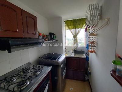 Apartamento de 1 alcoba en venta en Patio Bonito, Medellín, 42 m² · foto 2 de 10