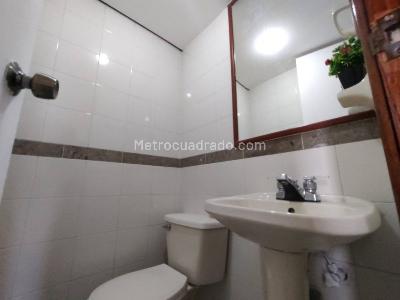 Apartamento de 1 alcoba en venta en Patio Bonito, Medellín, 42 m² · foto 7 de 10