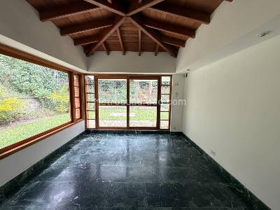 Casa de 4 alcobas en venta en La Calera, Medellín, 578 m² · foto 4 de 20
