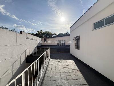 Casa de 5 alcobas en venta en Calasanz, Medellín, 273 m² · foto 7 de 20