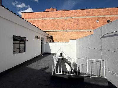 Casa de 5 alcobas en venta en Calasanz, Medellín, 273 m² · foto 8 de 20