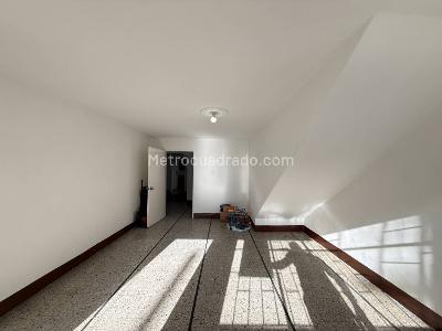 Casa de 5 alcobas en venta en Calasanz, Medellín, 273 m² · foto 14 de 20
