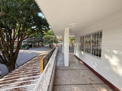 Casa de 5 alcobas en venta en Calasanz, Medellín, 273 m² · foto 15 de 20