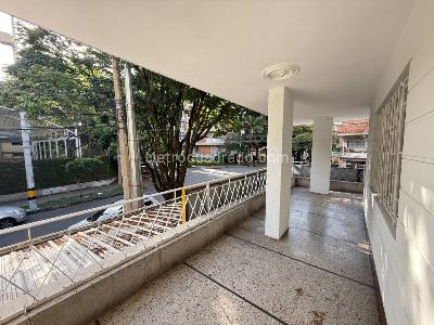 Casa de 5 alcobas en venta en Calasanz, Medellín, 273 m² · foto 17 de 20
