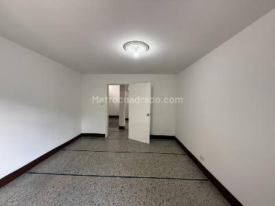 Casa de 5 alcobas en venta en Calasanz, Medellín, 273 m² · foto 20 de 20
