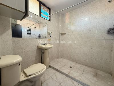 Casa de 3 alcobas en venta en Castilla, Medellín, 190 m² · foto 4 de 16