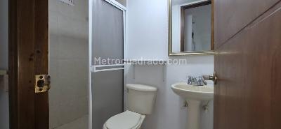 Apartamento de 3 alcobas en arriendo en La America, Medellín, 60 m² · foto 9 de 12