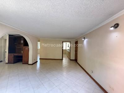 Apartamento en venta en La America, Medellín · foto 4 de 20