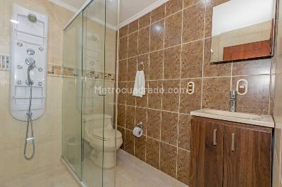 Casa de 4 alcobas en arriendo en Cola Del Zorro, Medellín, 425 m² · foto 8 de 20