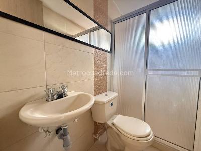 Apartamento de 3 alcobas en venta en San Jose Obrero, Bello, 86 m² · foto 12 de 17