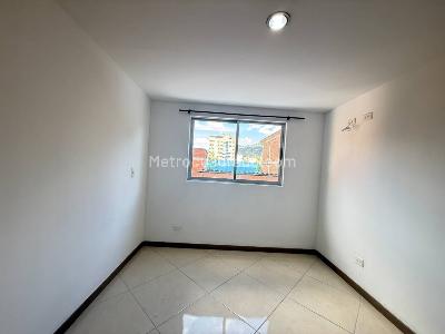 Apartamento de 3 alcobas en venta en San Jose Obrero, Bello, 86 m² · foto 13 de 17