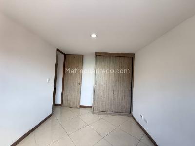 Apartamento de 3 alcobas en venta en San Jose Obrero, Bello, 86 m² · foto 14 de 17