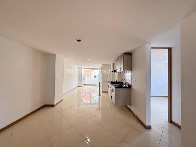 Apartamento de 3 alcobas en venta en San Jose Obrero, Bello, 86 m² · foto 3 de 17