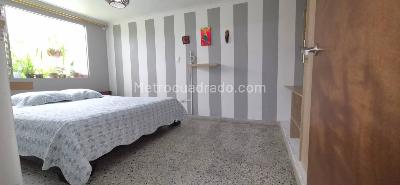 Casa de 4 alcobas en arriendo en El Velodromo, Medellín, 243 m² · foto 15 de 17
