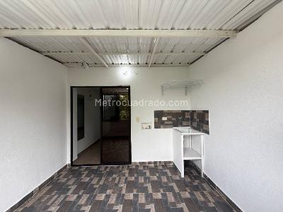 Apartaestudio en arriendo en Echavarria, Medellín, 26 m² · foto 5 de 9