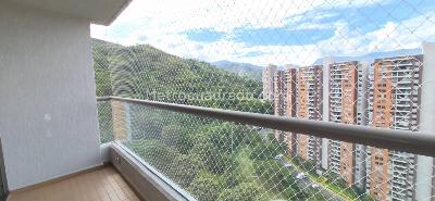 Apartamento de 3 alcobas en venta en Loma De Los Bernal, Medellín, 67 m² · foto 6 de 14