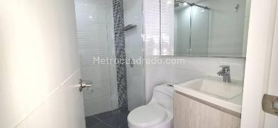 Apartamento de 3 alcobas en venta en Loma De Los Bernal, Medellín, 67 m² · foto 7 de 14