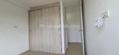 Apartamento de 3 alcobas en venta en Loma De Los Bernal, Medellín, 67 m² · foto 9 de 14