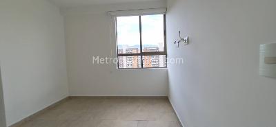 Apartamento de 3 alcobas en venta en Loma De Los Bernal, Medellín, 67 m² · foto 10 de 14