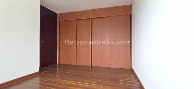 Apartamento de 3 alcobas en arriendo en Loma De Los Bernal, Medellín, 120 m² · foto 11 de 17