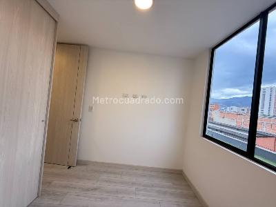 Apartamento de 3 alcobas en venta en Los Colores, Medellín, 84 m² · foto 10 de 20