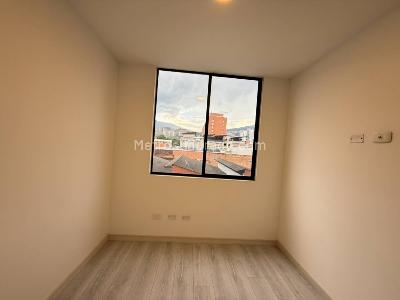 Apartamento de 3 alcobas en venta en Los Colores, Medellín, 84 m² · foto 11 de 20