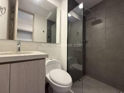 Apartamento de 3 alcobas en venta en Los Colores, Medellín, 84 m² · foto 16 de 20