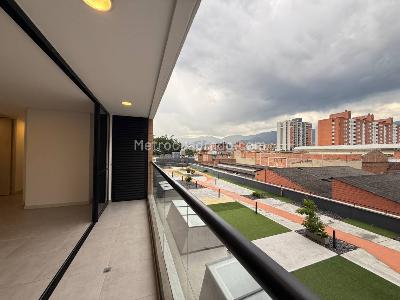 Apartamento de 3 alcobas en venta en Los Colores, Medellín, 84 m² · foto 18 de 20