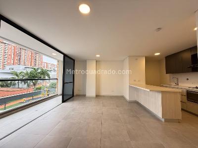 Apartamento de 3 alcobas en venta en Los Colores, Medellín, 84 m² · foto 2 de 20