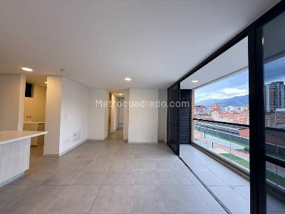 Apartamento de 3 alcobas en venta en Los Colores, Medellín, 84 m² · foto 5 de 20
