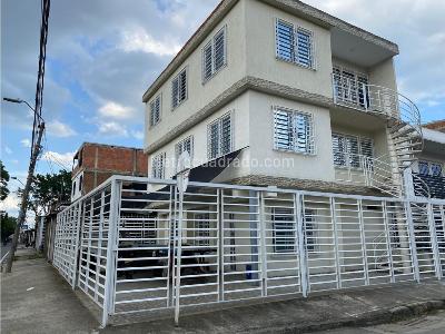 Casa de 5 alcobas en venta en La Union, Cali, 115 m² · foto 1 de 11