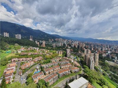 Apartamento en venta en El Poblado, Medellín · foto 2 de 14