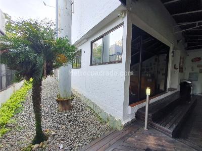 Casa de 5 alcobas en venta en El Poblado, Medellín, 420 m² · foto 9 de 12