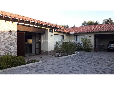 Casa de 3 alcobas en venta en San Antonio, Rionegro, 430 m² · foto 3 de 12