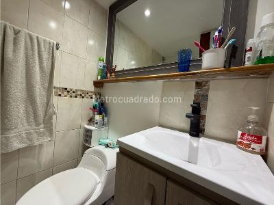 Casa de 3 alcobas en venta en El Poblado, Medellín, 93 m² · foto 7 de 13