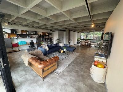 Apartamento de 3 alcobas en venta en Poblado El Campestre, Medellín, 230 m² · foto 3 de 16