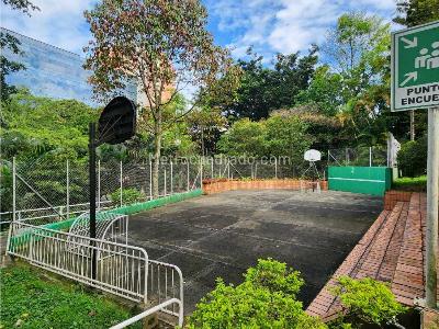 Apartamento de 3 alcobas en venta en Poblado El Campestre, Medellín, 264 m² · foto 16 de 18